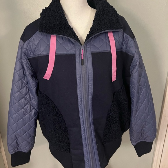 Bass Outdoors Bomber Jacket - Picture 4 of 10